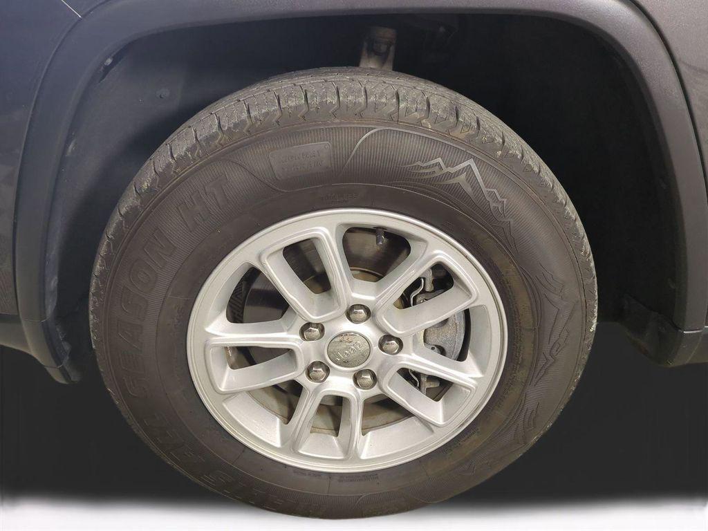 used 2020 Jeep Grand Cherokee car, priced at $16,265