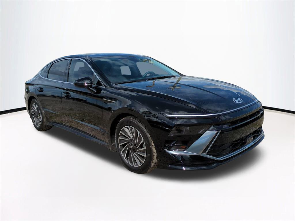 new 2025 Hyundai Sonata Hybrid car, priced at $28,101
