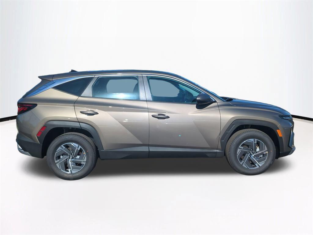new 2026 Hyundai TUCSON Hybrid car, priced at $30,739