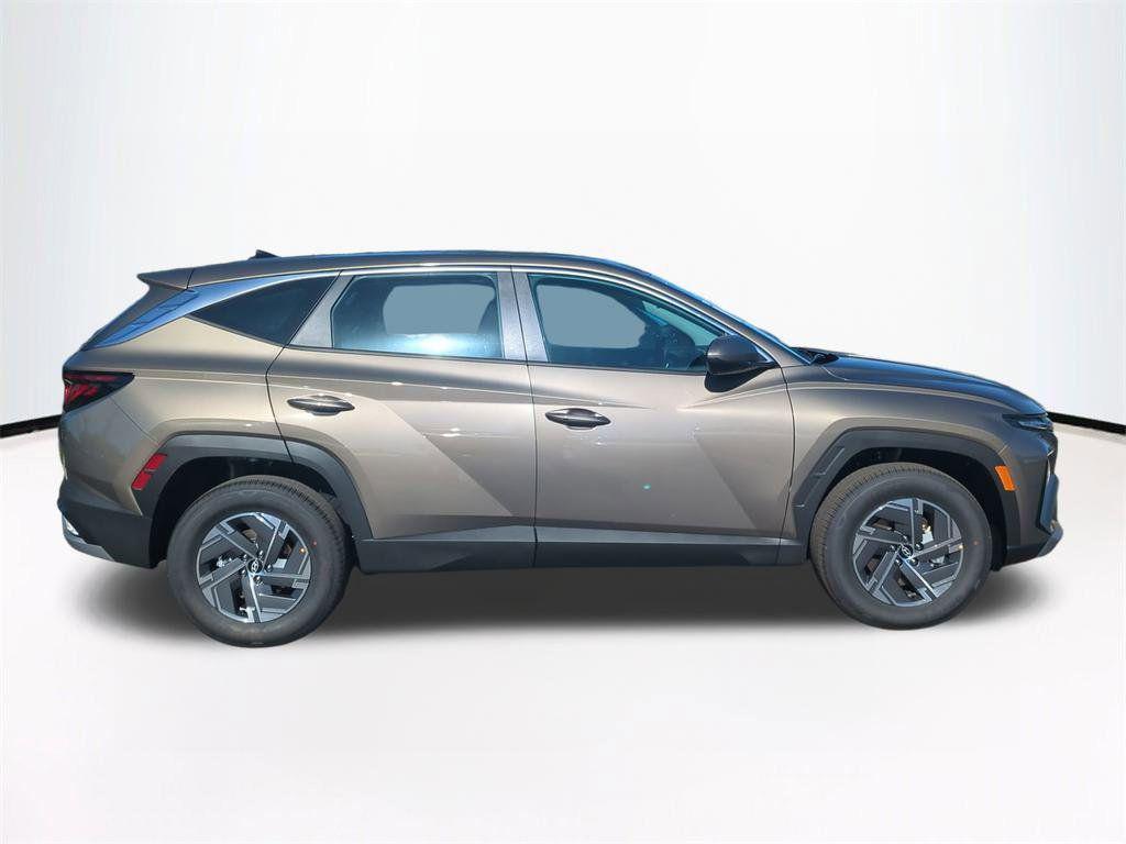 new 2026 Hyundai TUCSON Hybrid car, priced at $30,739