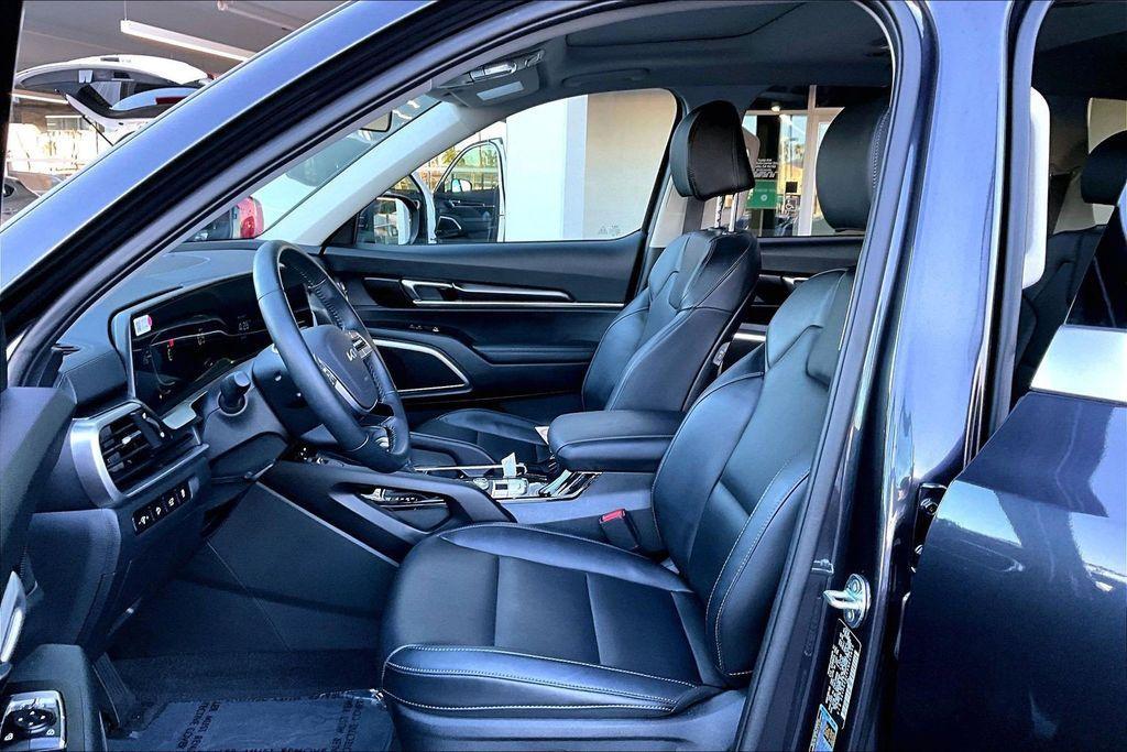 used 2025 Kia Telluride car, priced at $33,830