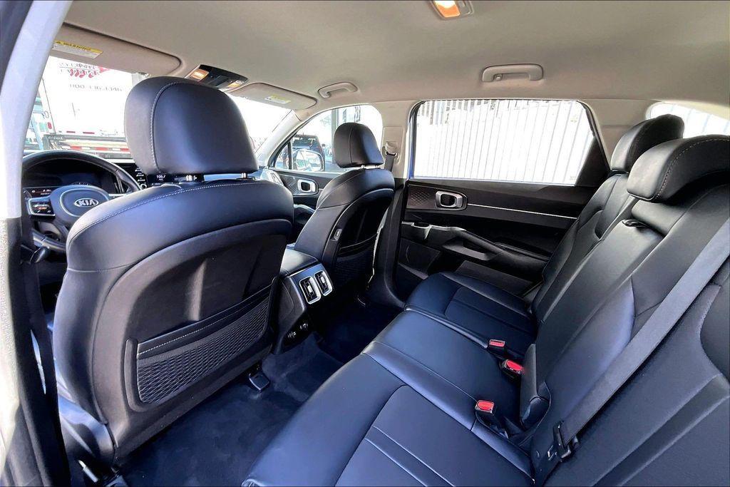 used 2021 Kia Sorento car, priced at $22,760
