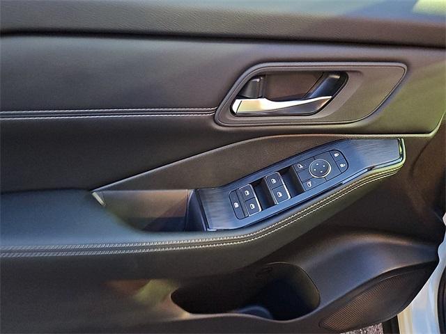 used 2025 Nissan Rogue car, priced at $39,995