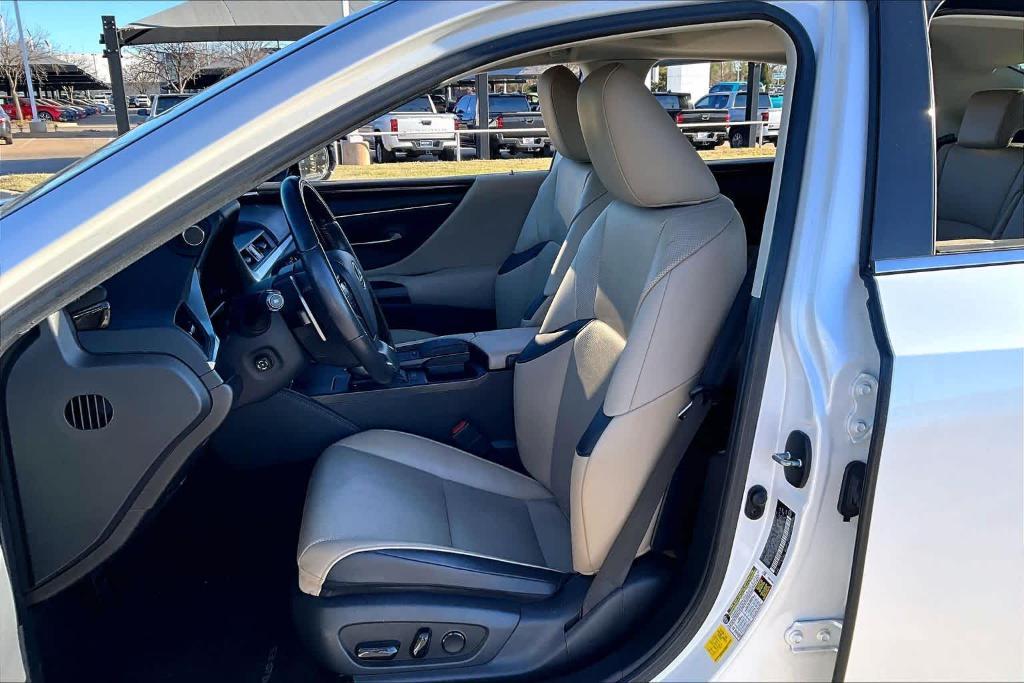 used 2020 Lexus ES 350 car, priced at $26,841