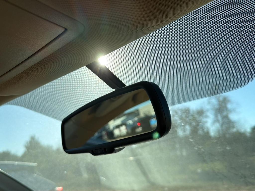 used 2015 Toyota Highlander car, priced at $15,687