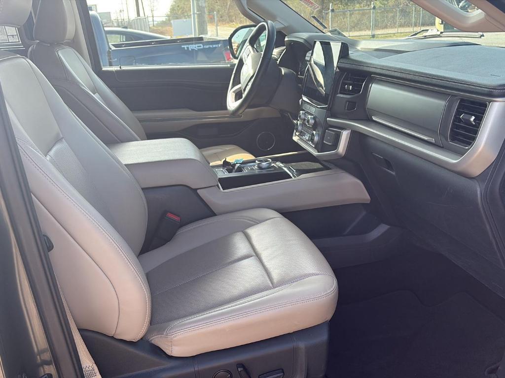 used 2022 Ford Expedition car, priced at $37,998