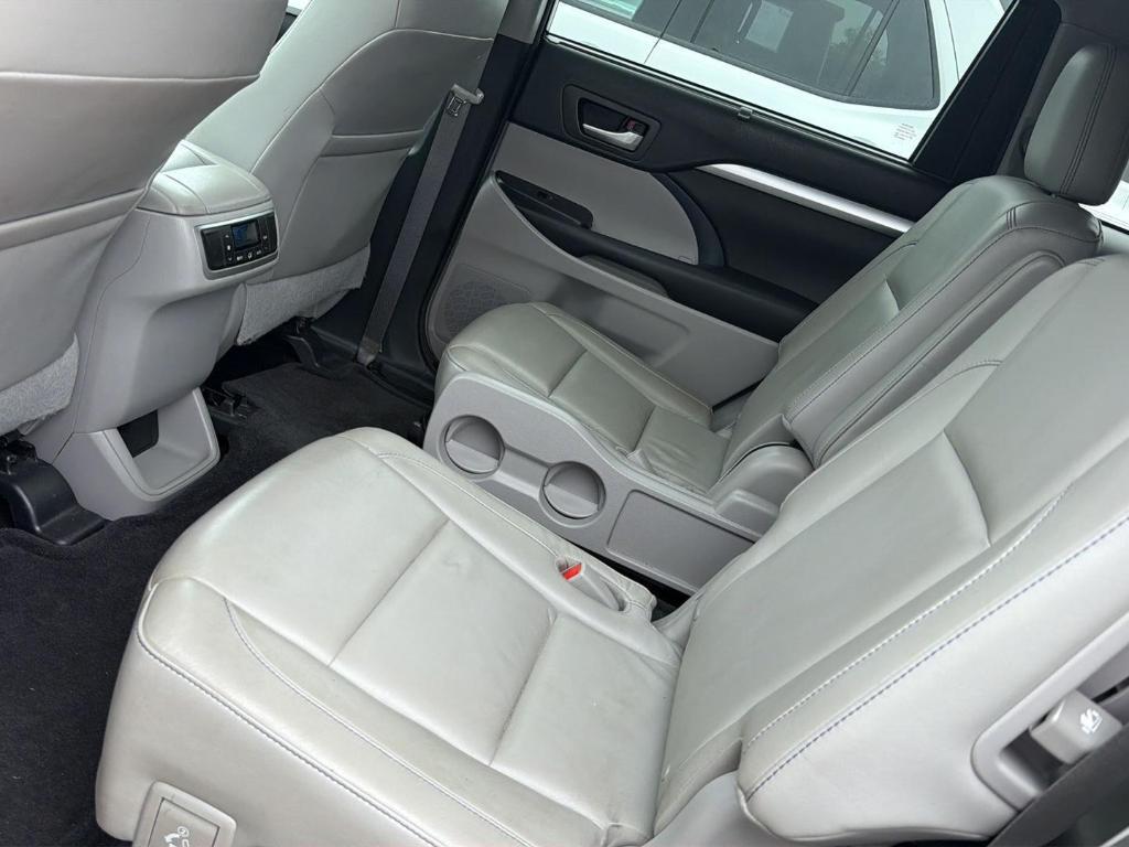 used 2016 Toyota Highlander car, priced at $18,569