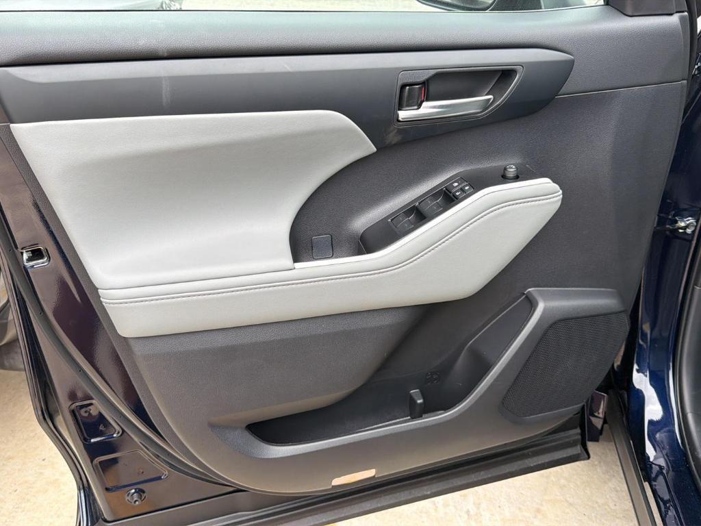 used 2026 Toyota Highlander car, priced at $49,226