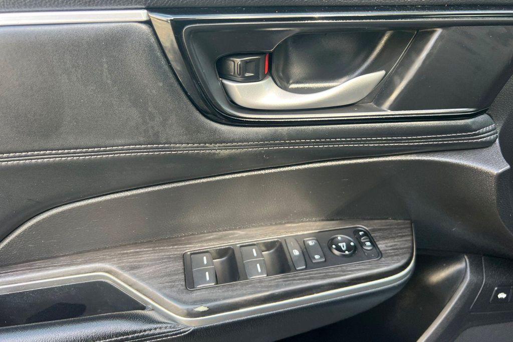 used 2018 Honda Clarity Plug-In Hybrid car, priced at $12,338