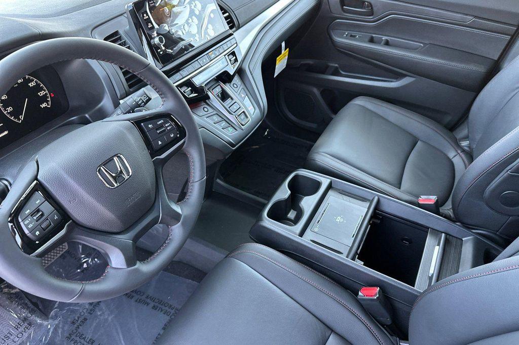 new 2026 Honda Odyssey car, priced at $45,845