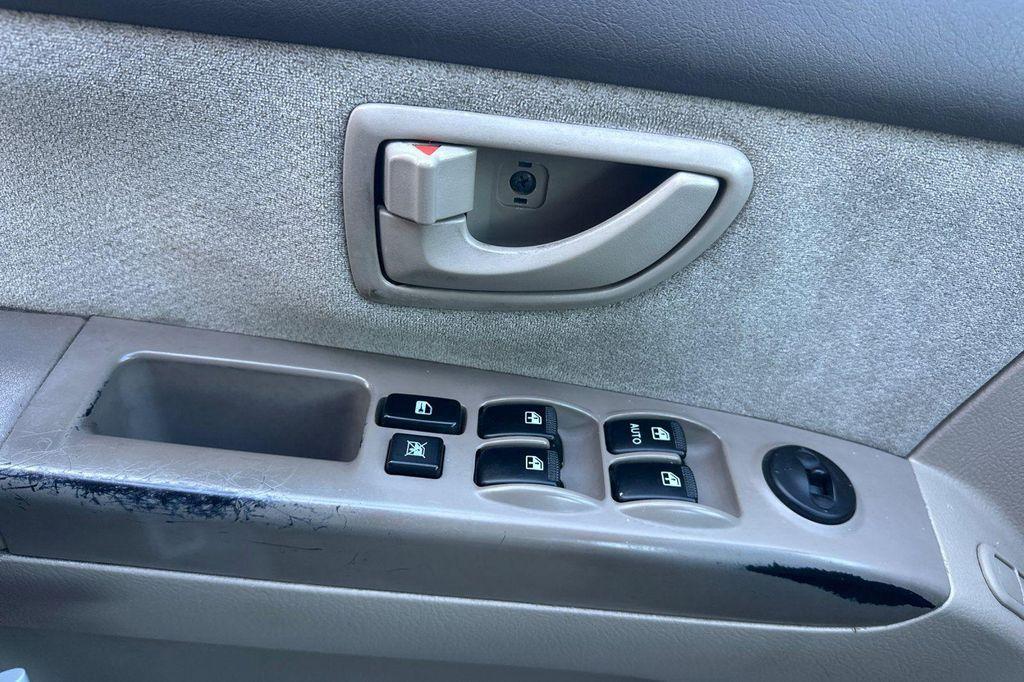 used 2007 Kia Sorento car, priced at $6,251