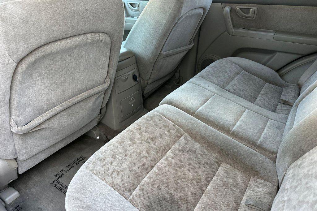 used 2007 Kia Sorento car, priced at $6,251