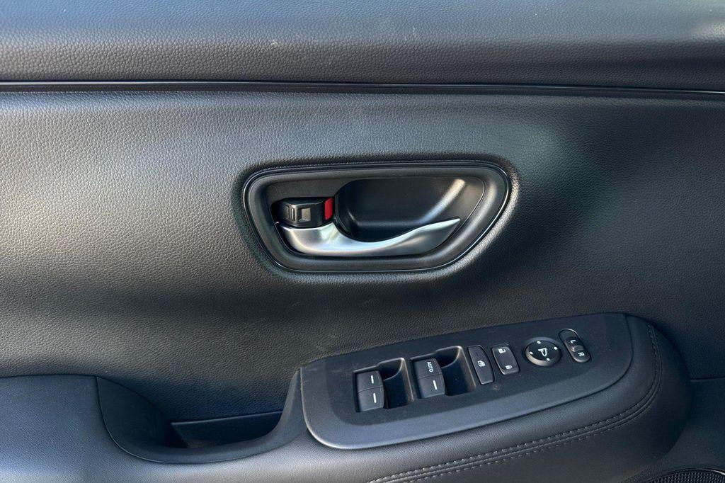 new 2027 Honda HR-V car, priced at $28,590