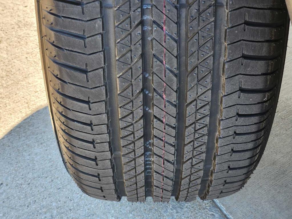 used 2024 Mercedes-Benz GLE 450 Plug-In Hybrid car, priced at $54,388