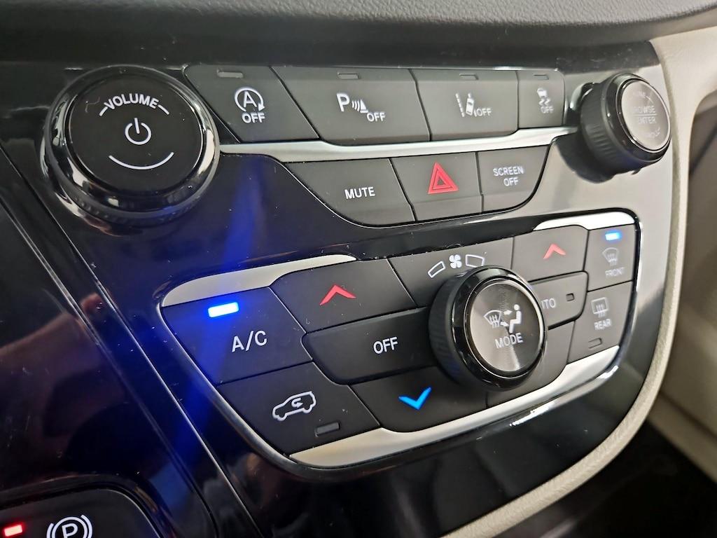 used 2024 Chrysler Pacifica car, priced at $27,998