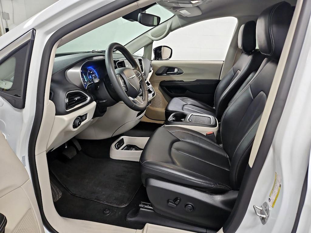 used 2024 Chrysler Pacifica car, priced at $27,998