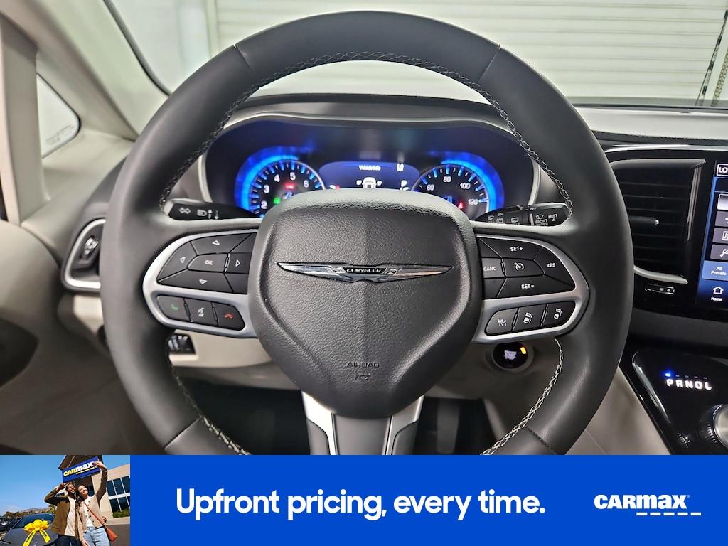 used 2024 Chrysler Pacifica car, priced at $27,998