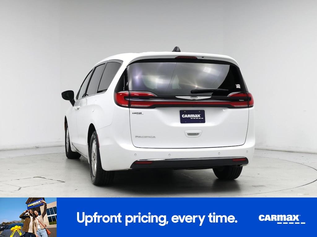 used 2024 Chrysler Pacifica car, priced at $27,998