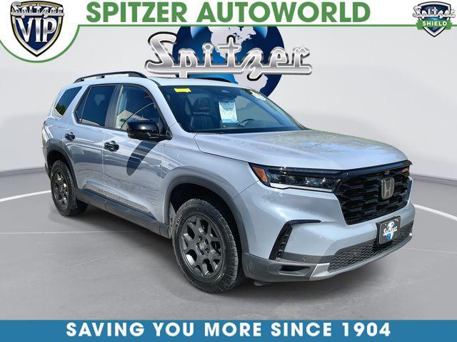 used 2025 Honda Pilot car, priced at $43,888