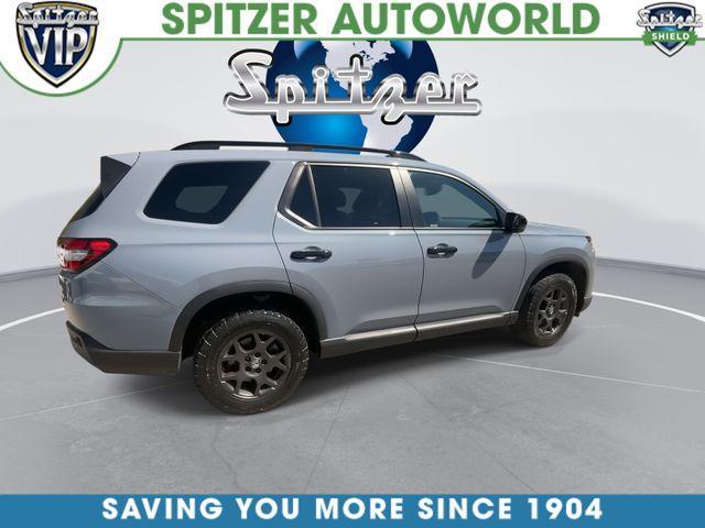 used 2025 Honda Pilot car, priced at $43,888
