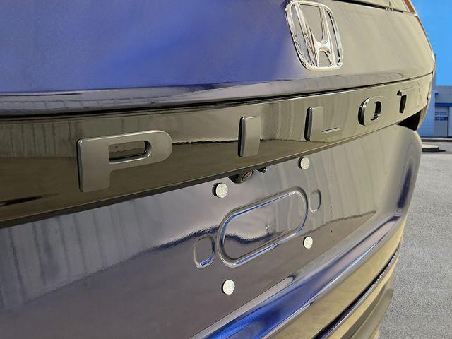 new 2025 Honda Pilot car, priced at $45,095