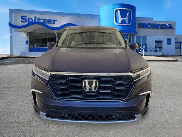 new 2025 Honda Pilot car, priced at $45,095