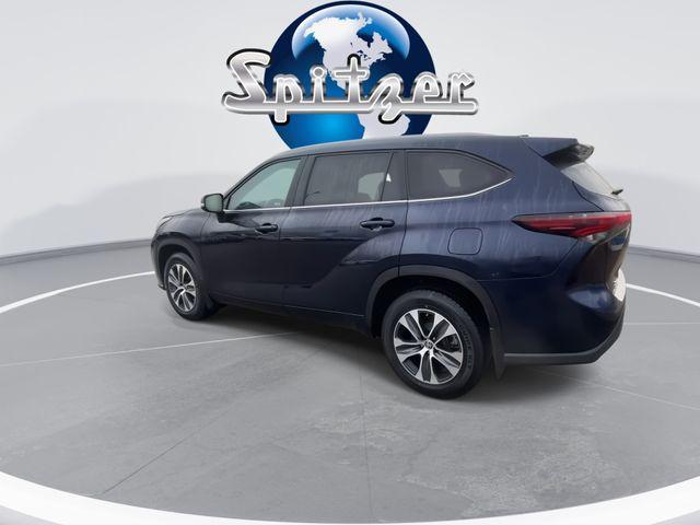 used 2024 Toyota Highlander car, priced at $38,169