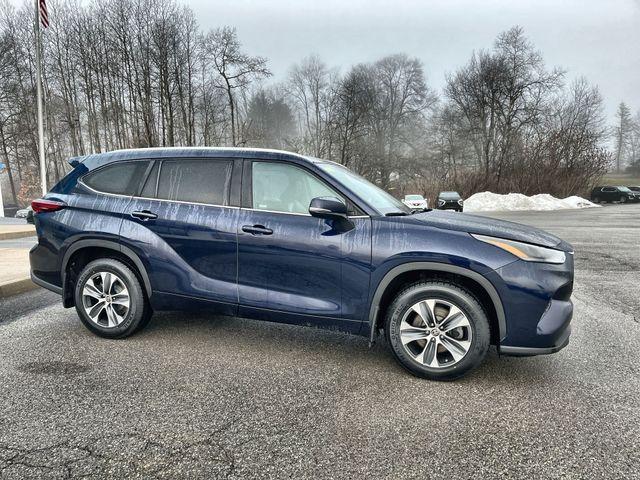 used 2024 Toyota Highlander car, priced at $38,169