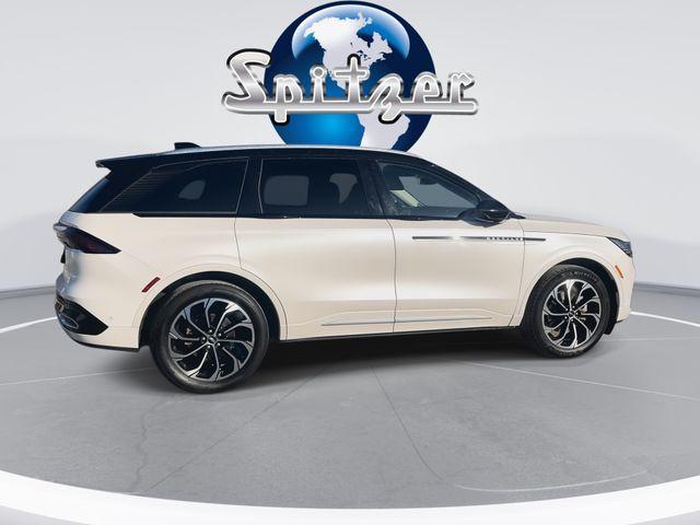 used 2024 Lincoln Nautilus car, priced at $46,899