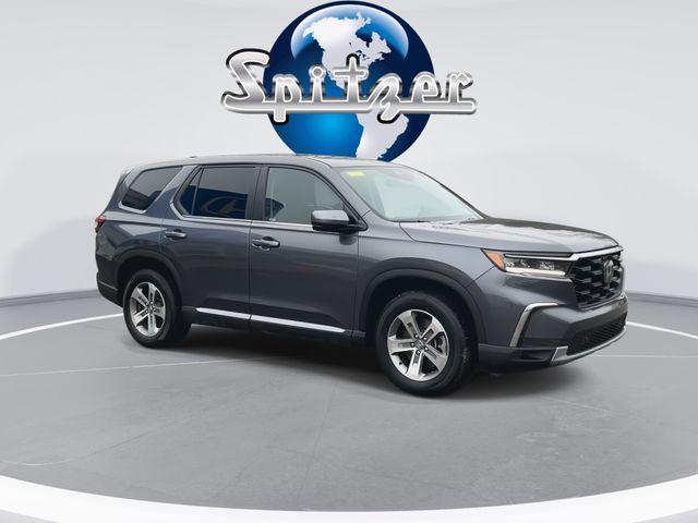 used 2025 Honda Pilot car, priced at $39,968