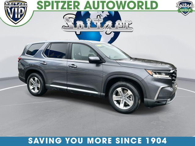 used 2025 Honda Pilot car, priced at $39,968
