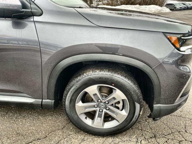 used 2025 Honda Pilot car, priced at $39,968
