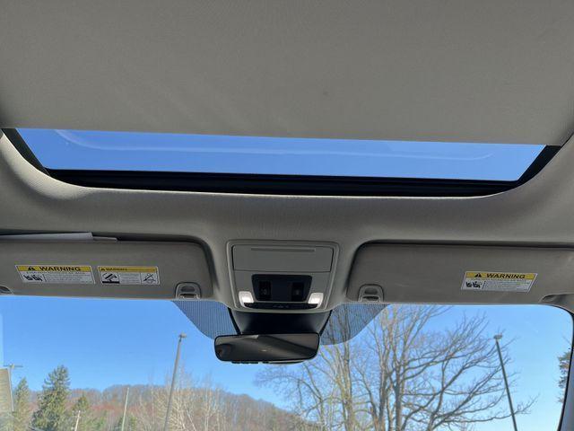 used 2025 Honda Pilot car, priced at $49,487