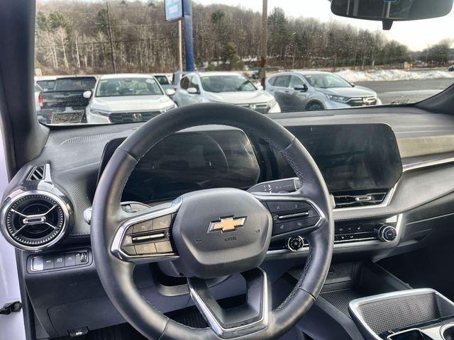 used 2025 Chevrolet Equinox car, priced at $26,297