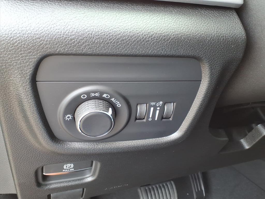 new 2025 Jeep Grand Cherokee car, priced at $35,625