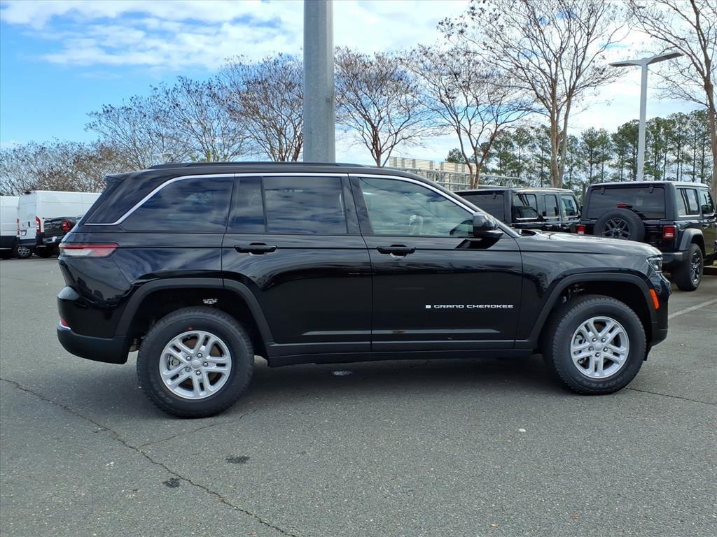 new 2025 Jeep Grand Cherokee car, priced at $35,625