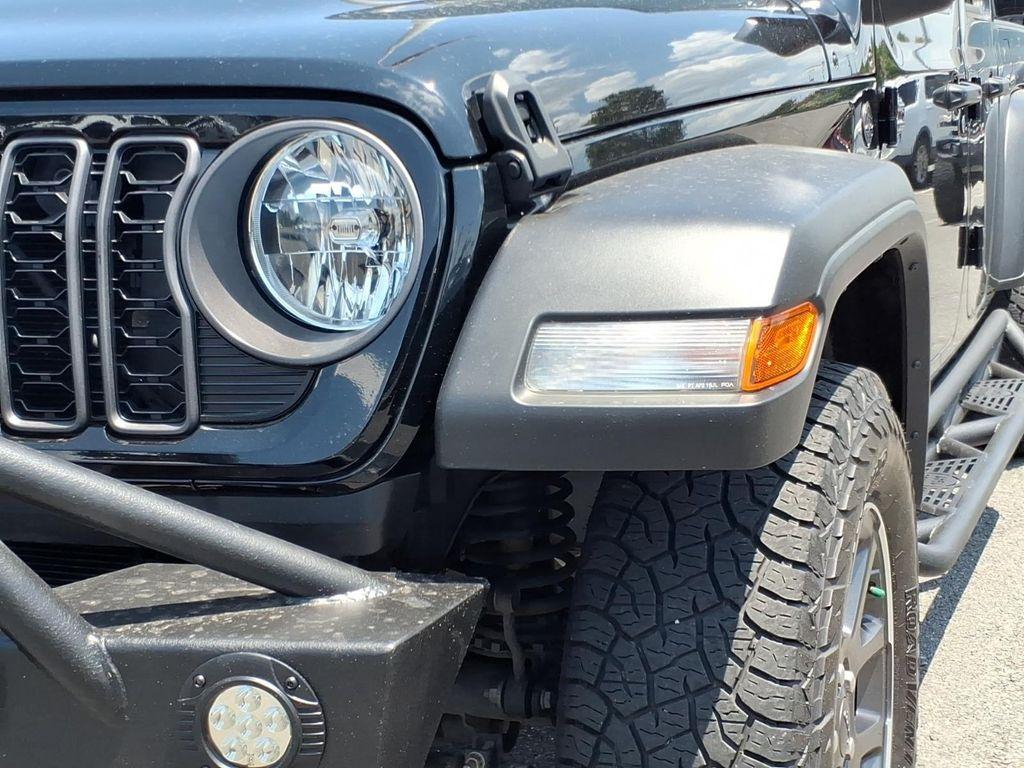 used 2024 Jeep Gladiator car, priced at $33,263