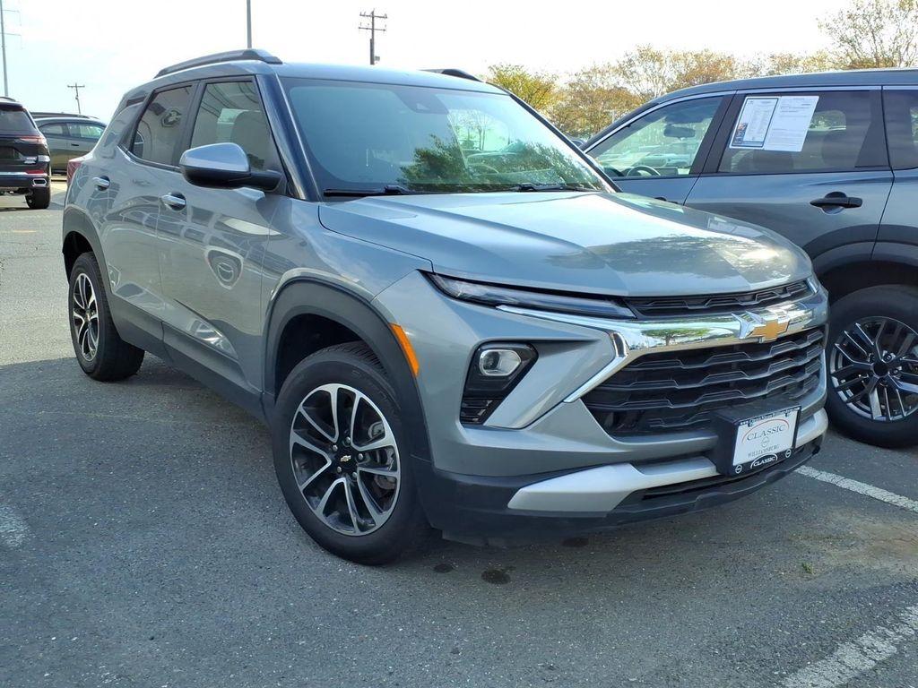 used 2025 Chevrolet TrailBlazer car, priced at $23,991