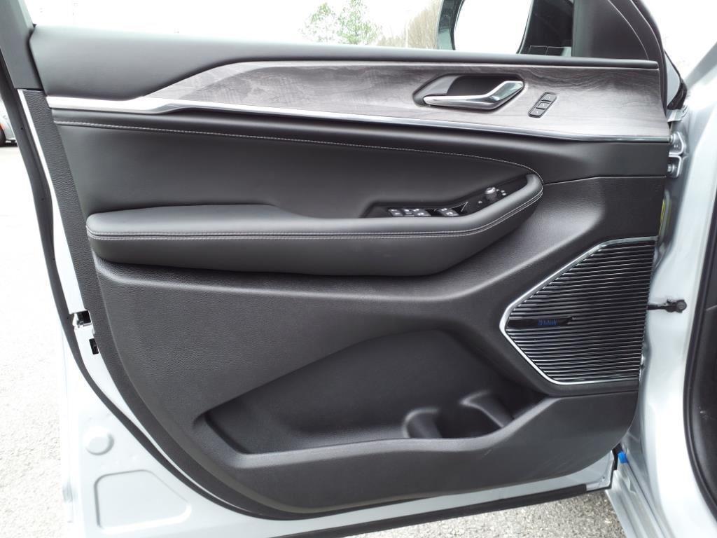 new 2024 Jeep Grand Cherokee 4xe car, priced at $71,569