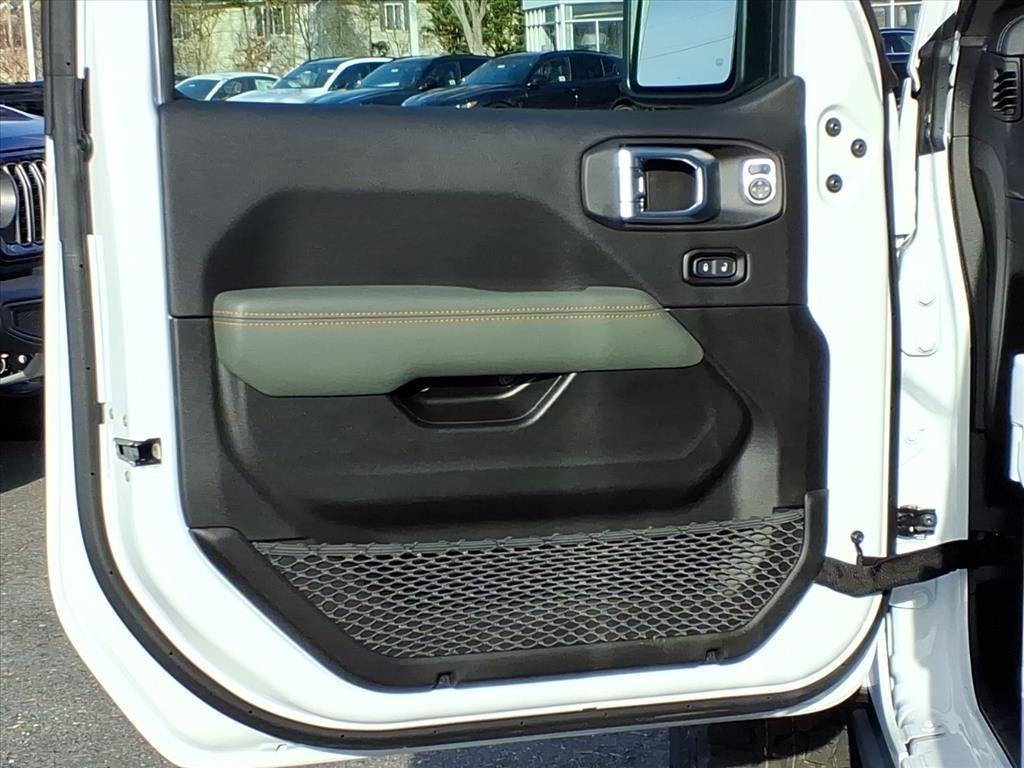 new 2026 Jeep Gladiator car, priced at $60,299