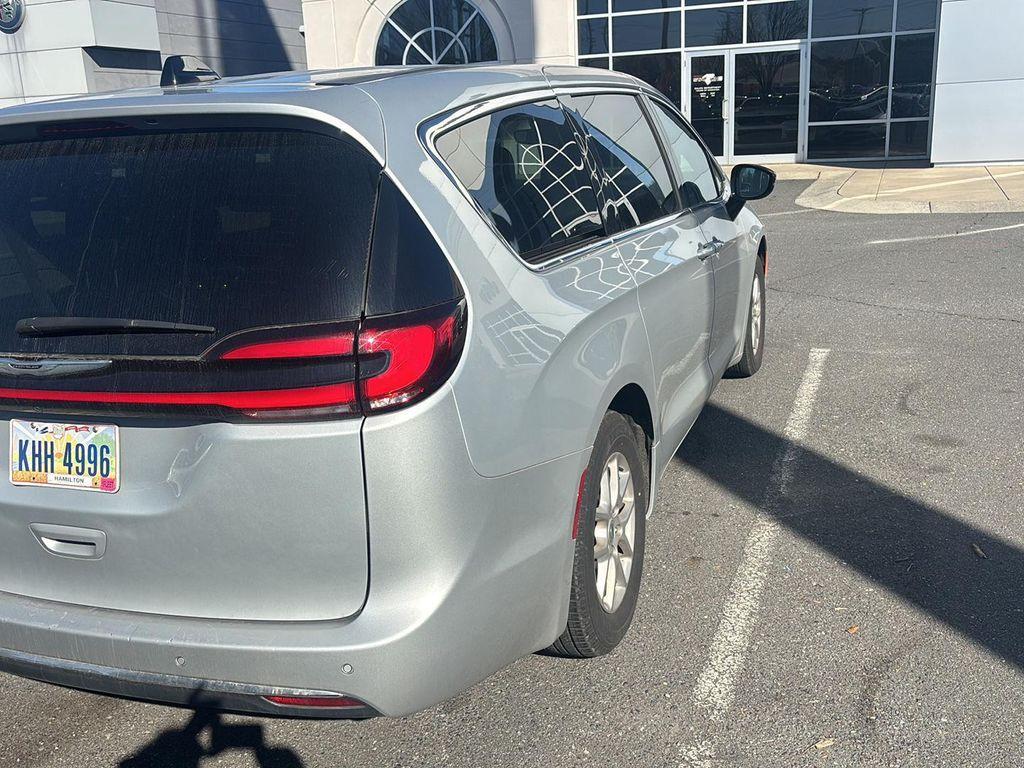 used 2024 Chrysler Pacifica car, priced at $27,691