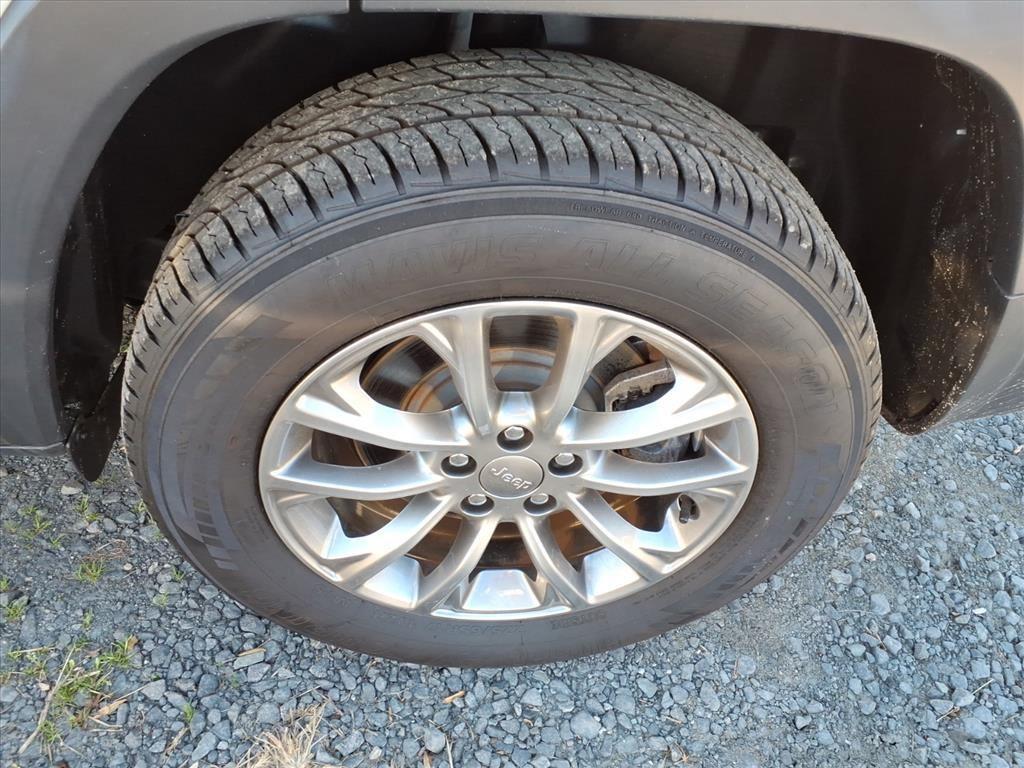 used 2022 Jeep Cherokee car, priced at $25,392