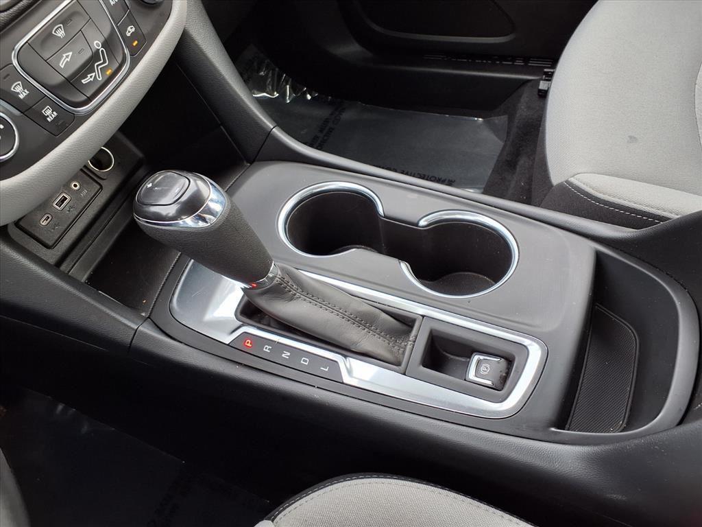 used 2021 Chevrolet Equinox car, priced at $16,895