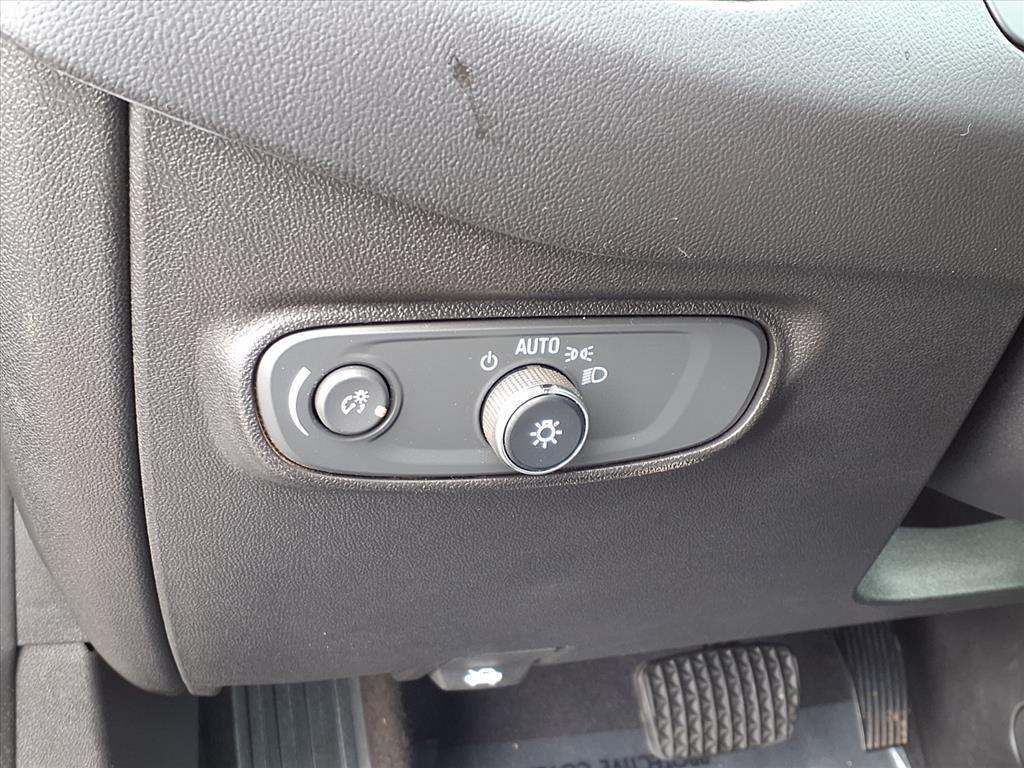 used 2021 Chevrolet Equinox car, priced at $16,895