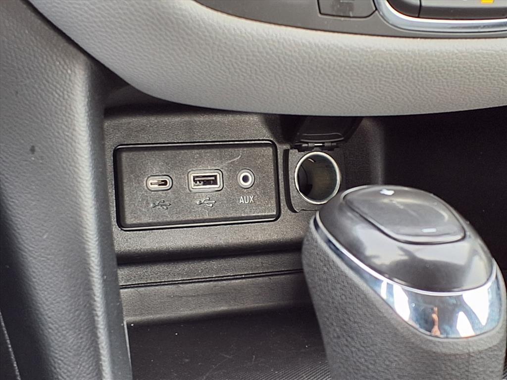 used 2021 Chevrolet Equinox car, priced at $16,895