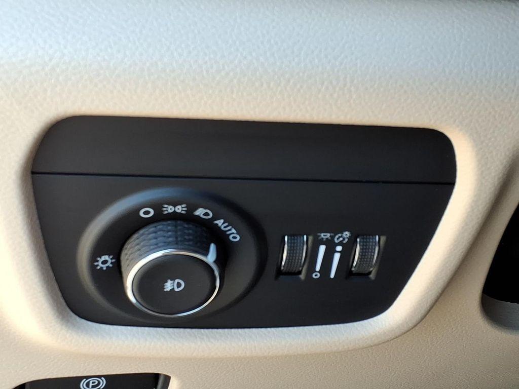 new 2025 Jeep Grand Cherokee L car, priced at $51,685