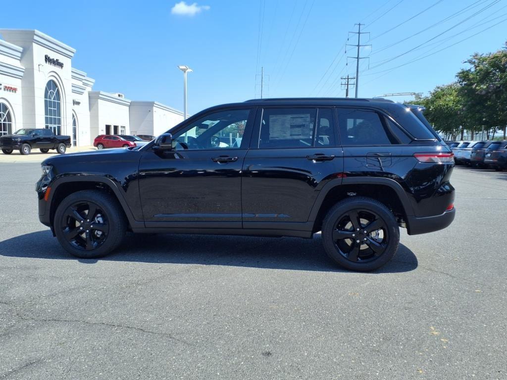 new 2025 Jeep Grand Cherokee car, priced at $39,625
