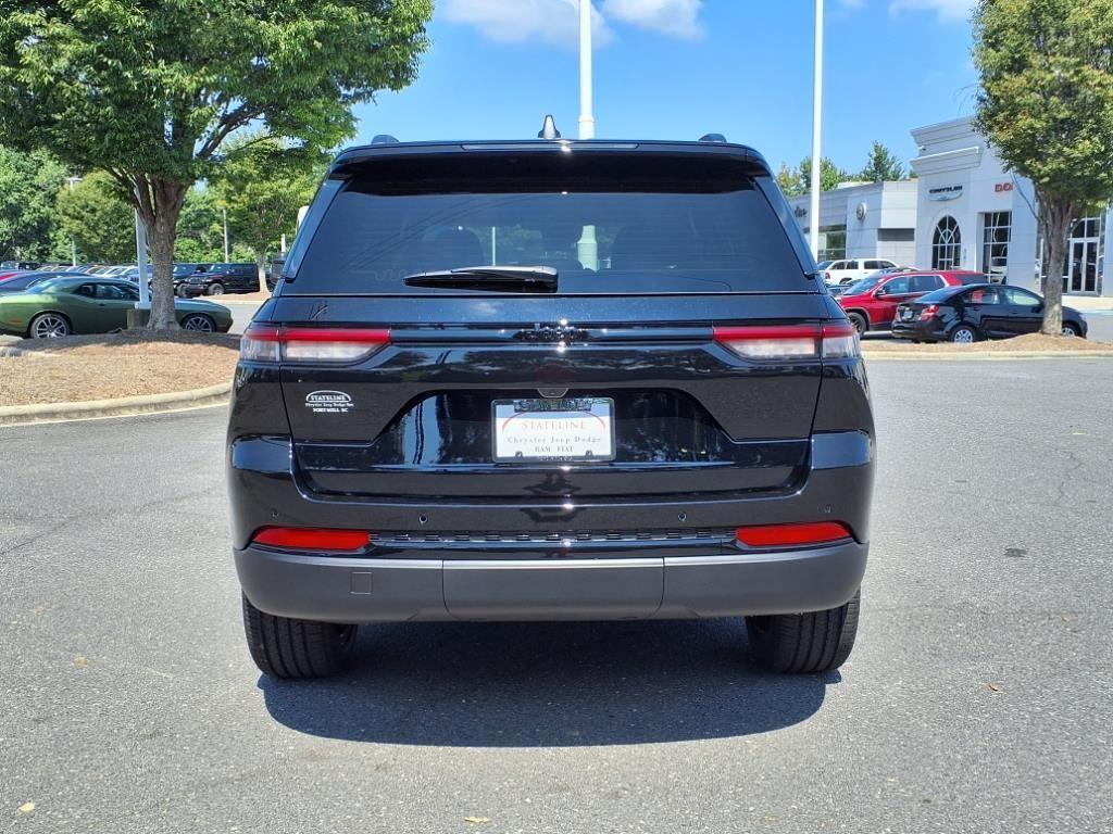 new 2025 Jeep Grand Cherokee car, priced at $39,625