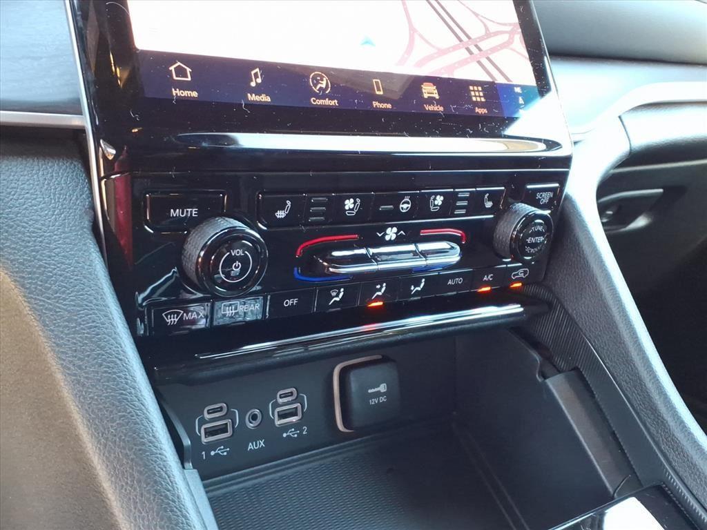 new 2025 Jeep Grand Cherokee car, priced at $47,881