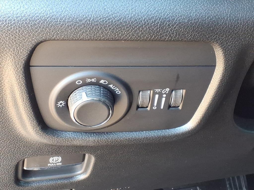 new 2025 Jeep Grand Cherokee car, priced at $33,630